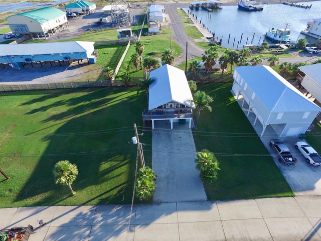 115 Constantin Dr, Golden Meadow, LA 70357