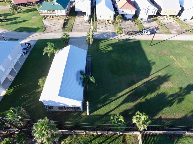 115 Constantin Dr, Golden Meadow, LA 70357