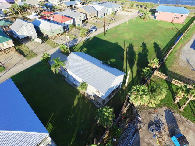 115 Constantin Dr, Golden Meadow, LA 70357