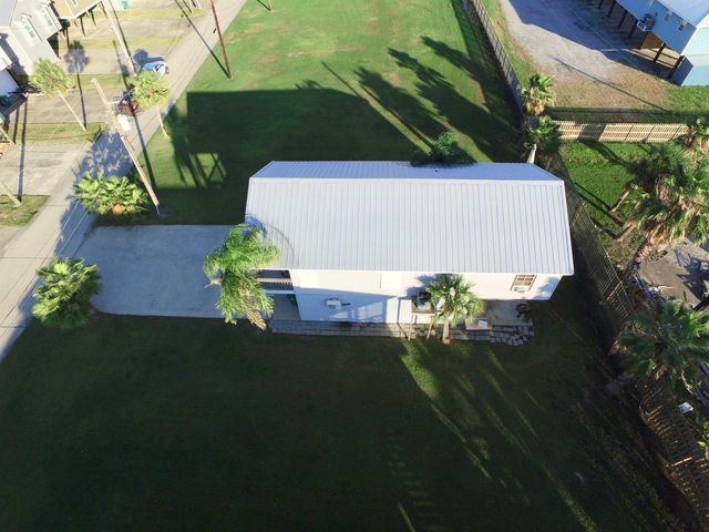 115 Constantin Dr, Golden Meadow, LA 70357