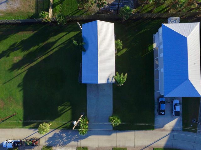 115 Constantin Dr, Golden Meadow, LA 70357