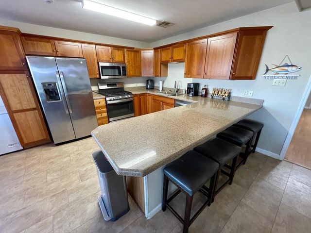 115 Constantin Dr, Golden Meadow, LA 70357