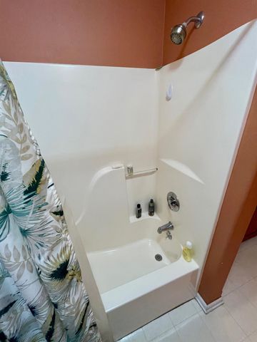 115 Constantin Dr, Golden Meadow, LA 70357