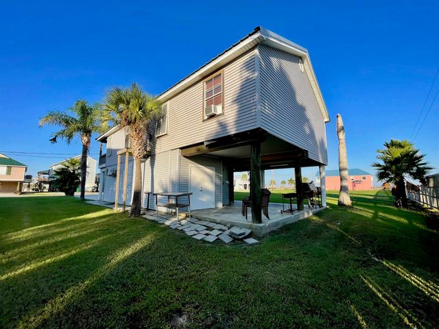 115 Constantin Dr, Golden Meadow, LA 70357