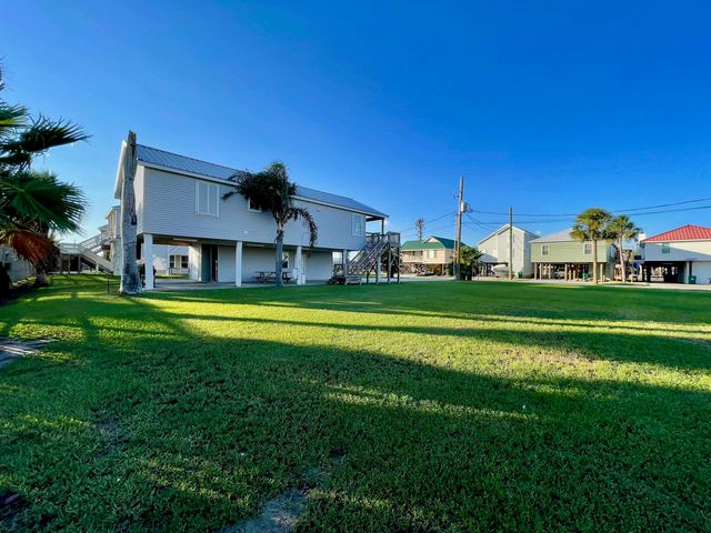 115 Constantin Dr, Golden Meadow, LA 70357