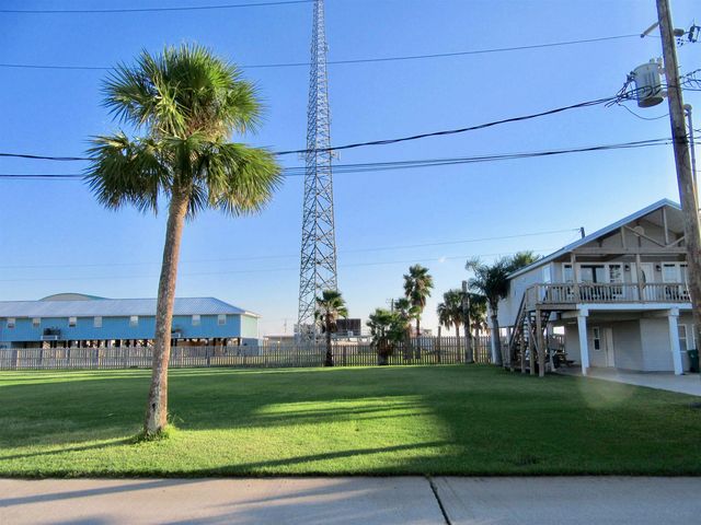 115 Constantin Dr, Golden Meadow, LA 70357