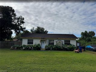 559 San Bernardino ST, North Fort Myers, FL 33903