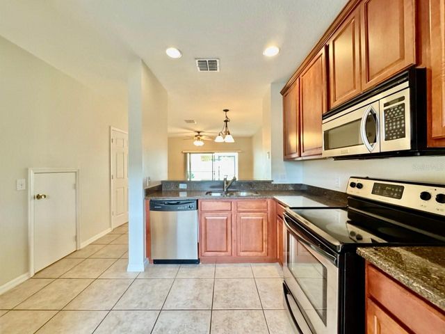 8504 BRUSHLEAF WAY, Tampa, FL 33647