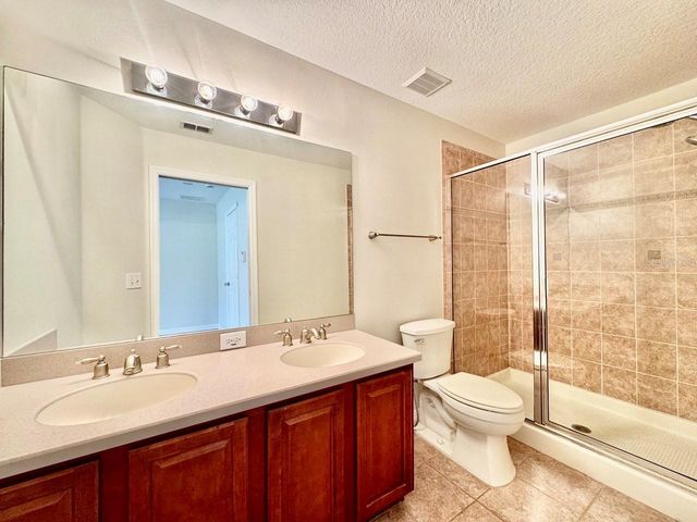 8504 BRUSHLEAF WAY, Tampa, FL 33647