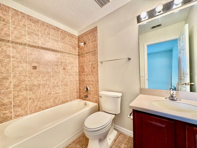 8504 BRUSHLEAF WAY, Tampa, FL 33647