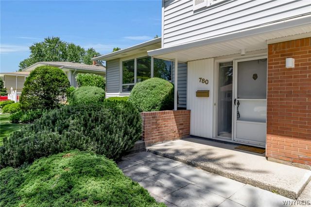 780 Meadowbrook Drive, North Tonawanda, NY 14120