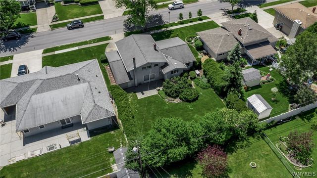 780 Meadowbrook Drive, North Tonawanda, NY 14120
