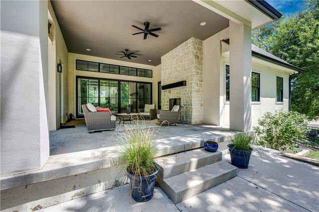 18340 Mohawk Lane, Stilwell, KS 66085