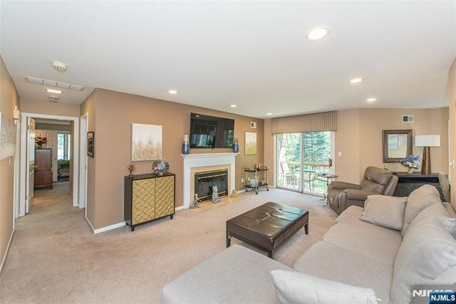 2 Tulip Crescent 1C, Little Falls, NJ 07424