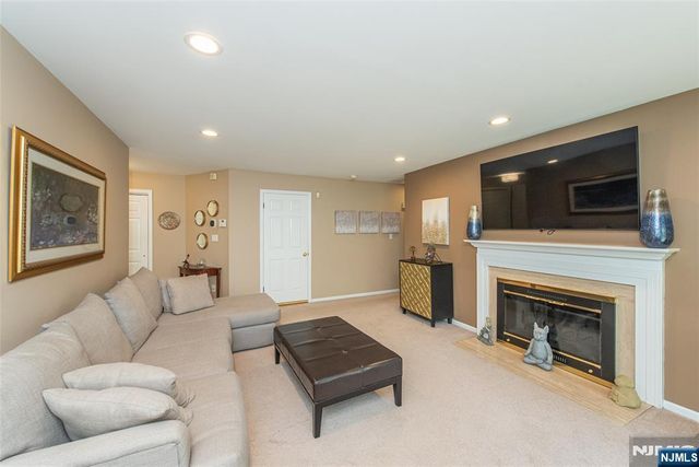 2 Tulip Crescent 1C, Little Falls, NJ 07424