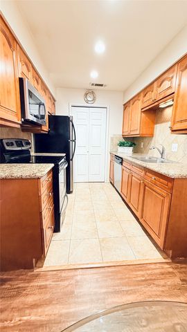 5761 Cedar Creek Drive, Benbrook, TX 76109