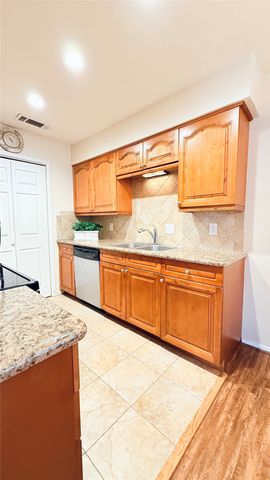 5761 Cedar Creek Drive, Benbrook, TX 76109