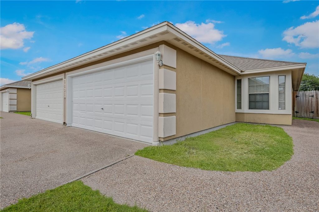 6622 Rhine Dr B, Corpus Christi, TX 78412