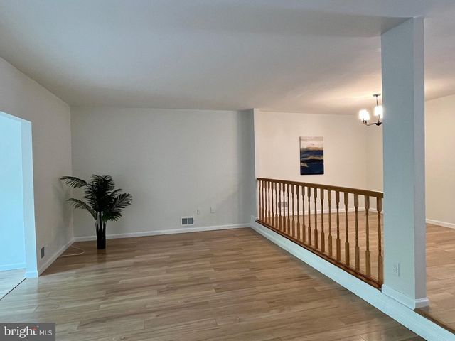32 PAGODA CT, Lawrence, NJ 08648