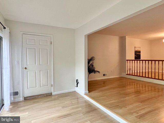 32 PAGODA CT, Lawrence, NJ 08648