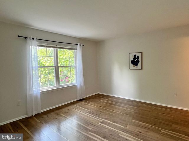32 PAGODA CT, Lawrence, NJ 08648