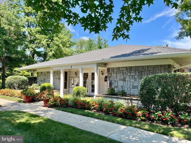 32 PAGODA CT, Lawrence, NJ 08648
