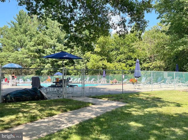 32 PAGODA CT, Lawrence, NJ 08648