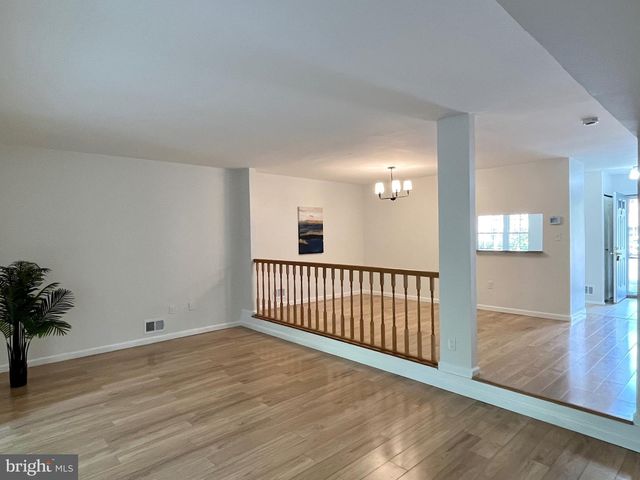 32 PAGODA CT, Lawrence, NJ 08648