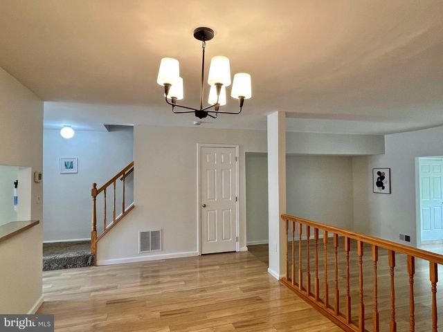 32 PAGODA CT, Lawrence, NJ 08648