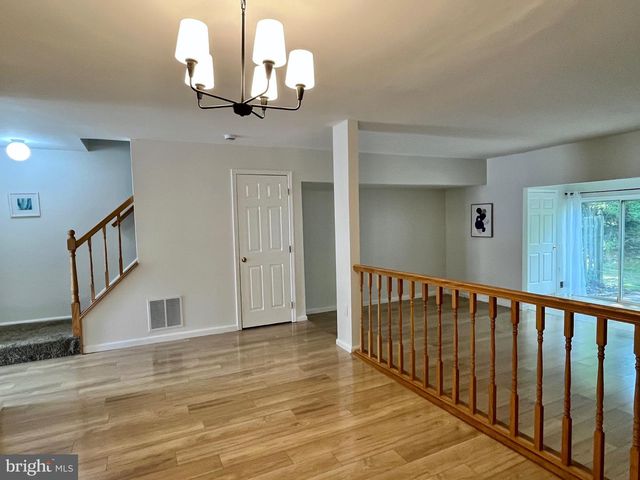 32 PAGODA CT, Lawrence, NJ 08648