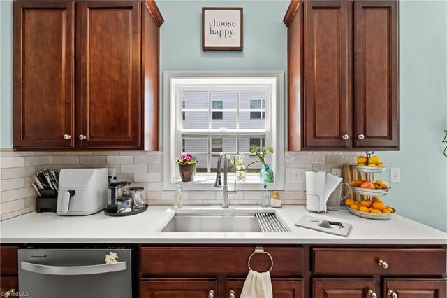 2373 Rockland Circle, High Point, NC 27265