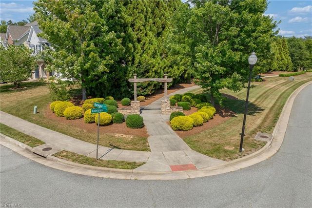 2373 Rockland Circle, High Point, NC 27265