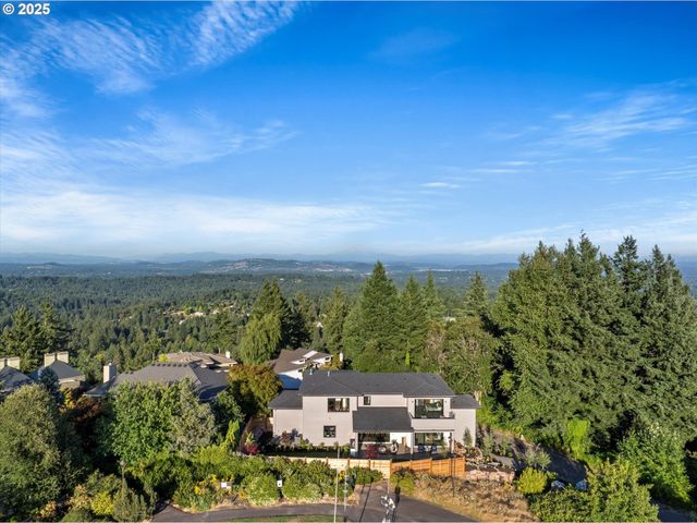 18 Nansen Summit, Lake Oswego, OR 97035