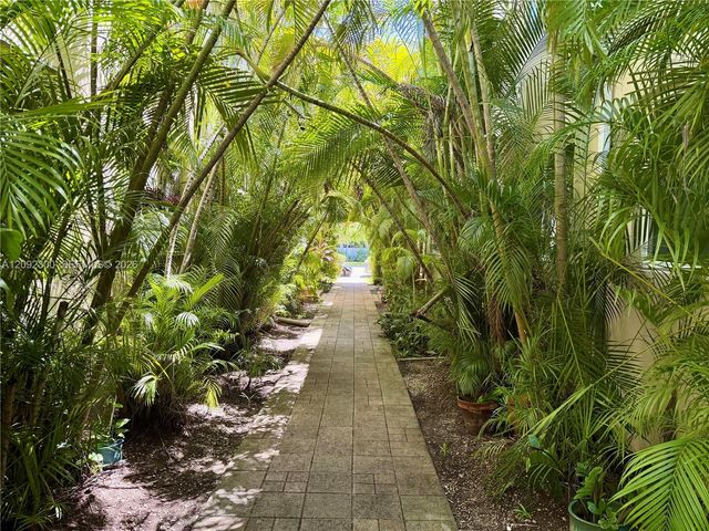4740 Pine Tree Drive 23, Miami Beach, FL 33140