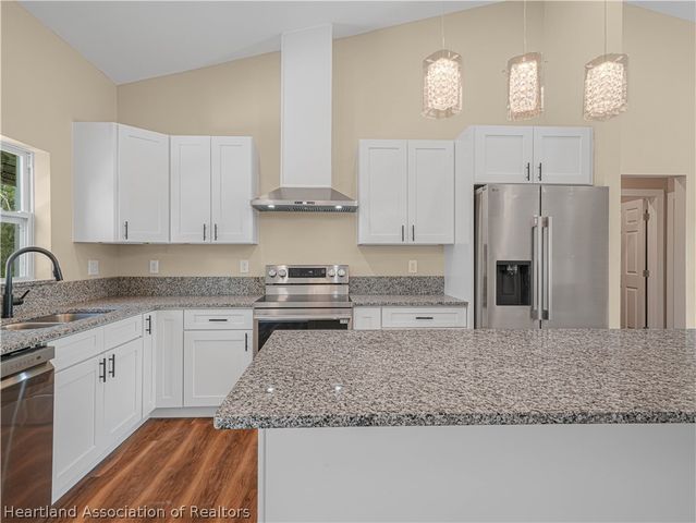 321 Roadrunner Avenue, Sebring, FL 33870
