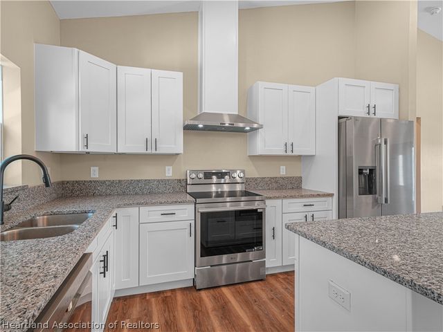 321 Roadrunner Avenue, Sebring, FL 33870