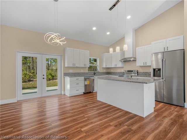 321 Roadrunner Avenue, Sebring, FL 33870
