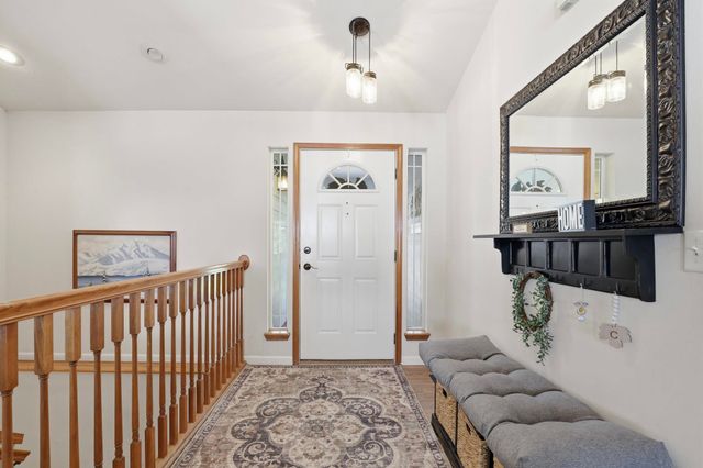 6261 Jenna Dr, Nine Mile Falls, WA 99026