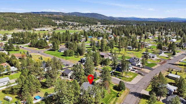 6261 Jenna Dr, Nine Mile Falls, WA 99026