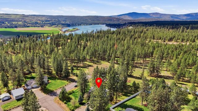 6261 Jenna Dr, Nine Mile Falls, WA 99026