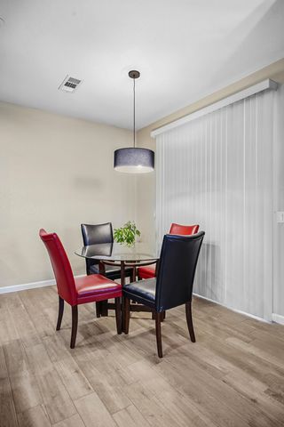 3039 SE Sunnyside Court, Visalia, CA 93292