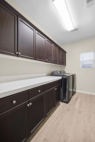 3039 SE Sunnyside Court, Visalia, CA 93292