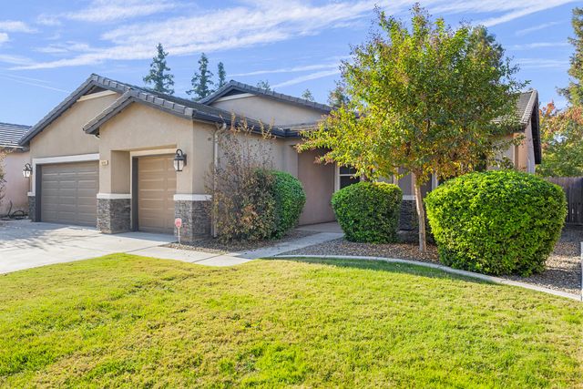 3039 SE Sunnyside Court, Visalia, CA 93292