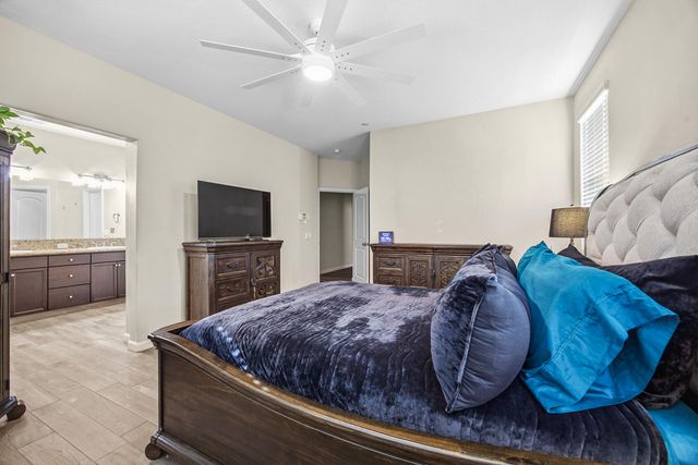 3039 SE Sunnyside Court, Visalia, CA 93292