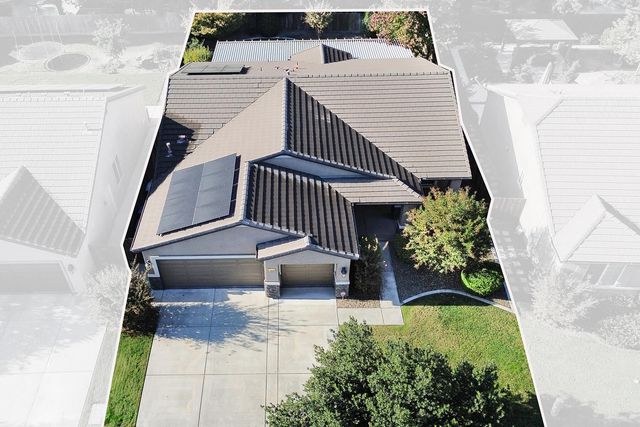 3039 SE Sunnyside Court, Visalia, CA 93292