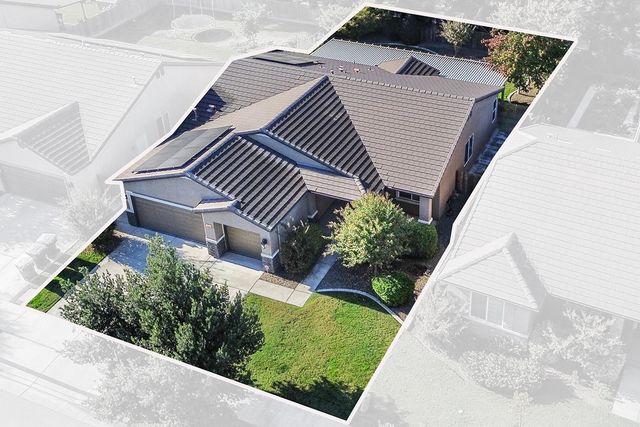 3039 SE Sunnyside Court, Visalia, CA 93292