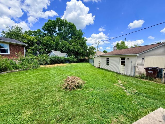 156 Paddock Drive, Versailles, KY 40383
