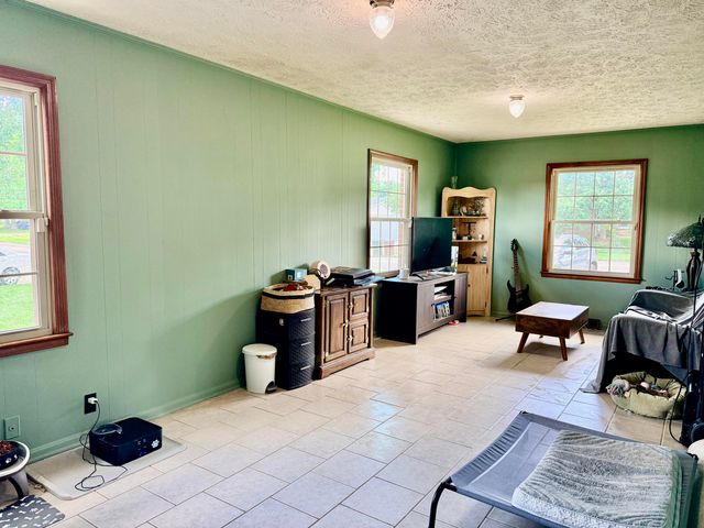 156 Paddock Drive, Versailles, KY 40383