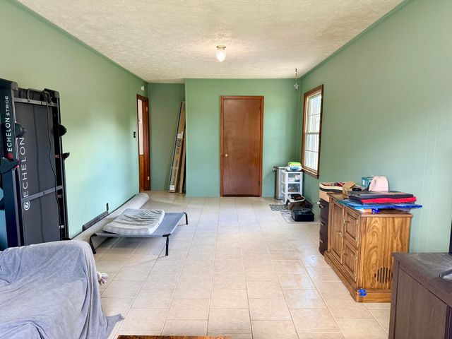 156 Paddock Drive, Versailles, KY 40383