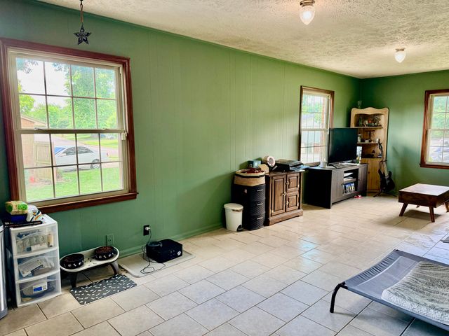 156 Paddock Drive, Versailles, KY 40383